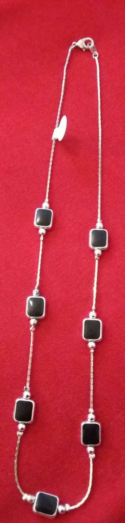 Fashion silver tone necklace