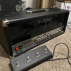 Madison Divinity tube amplifier head with its footswitch & Cover