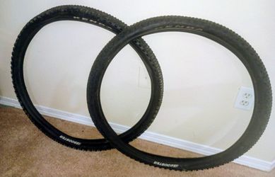 Kenda Booster 29" Knobbies VERY LOW MILES