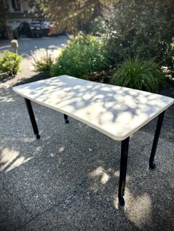 Rolling table 30x60 (heavy duty; Steelcase)