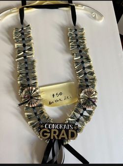 Graduation Money Lei