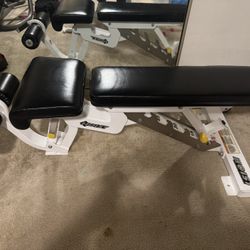 HOIST HEAVY DUTY BENCH PRESS 