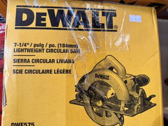 Dewalt 15 Amp Corded 7-1/4 in. Lightweight Circular Saw