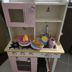 Selling Toy Kitchen 