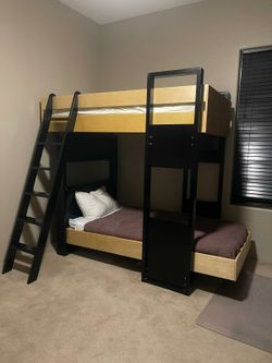 Argington Uffizi Bunk Bed (Good Condition)