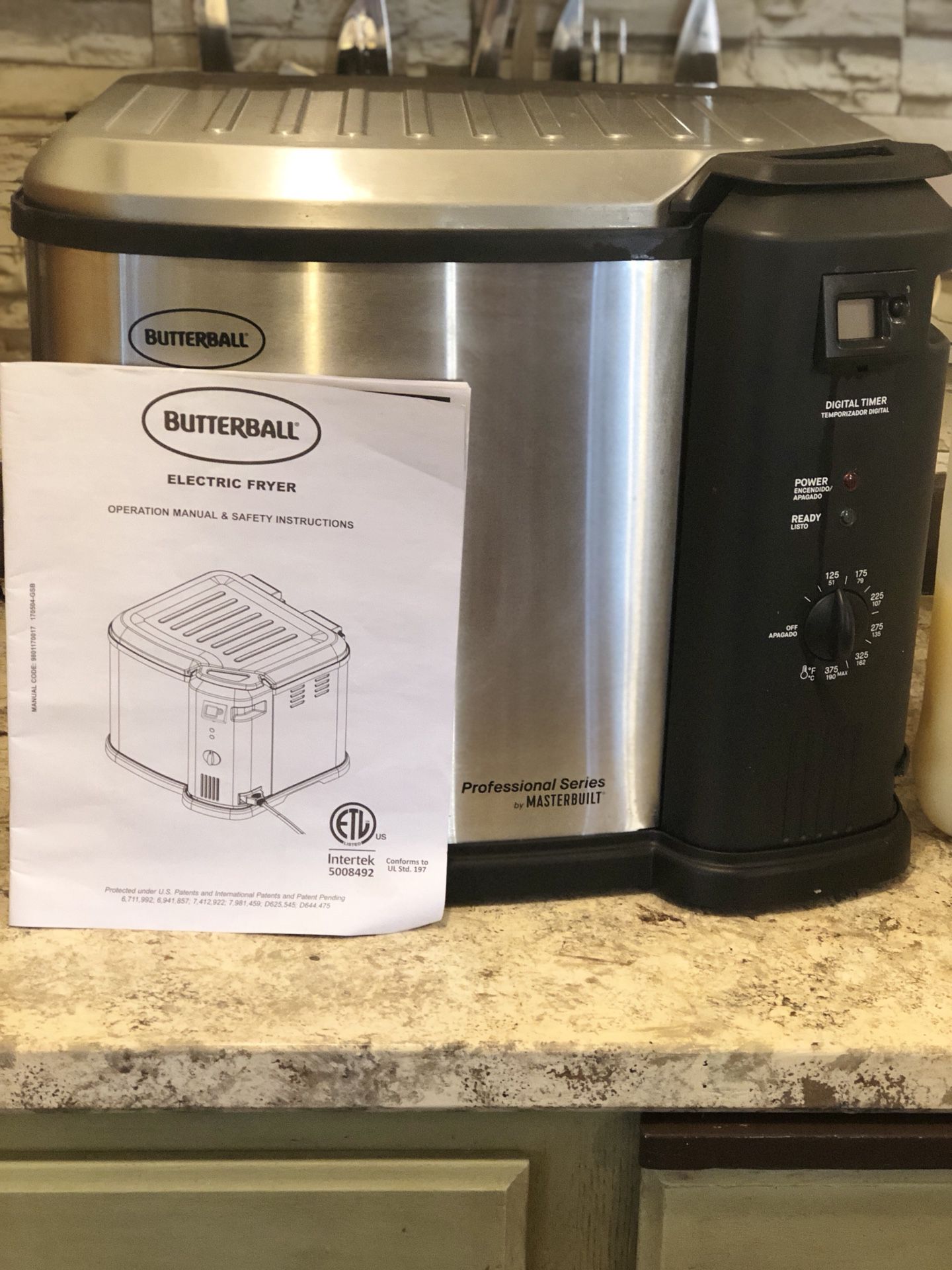 3 in 1 Masterbuilt Butterball XL Electric Deep Fryer for Sale in  Sacramento, CA - OfferUp