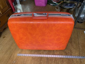 Samsonite Silhouette 25” suitcase