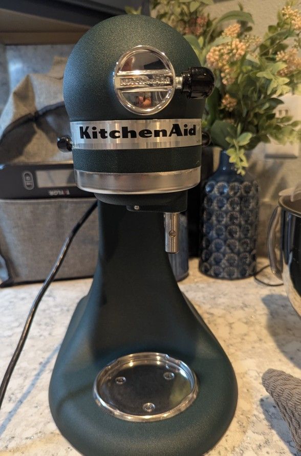 KitchenAid Stand Mixer w/ attachments