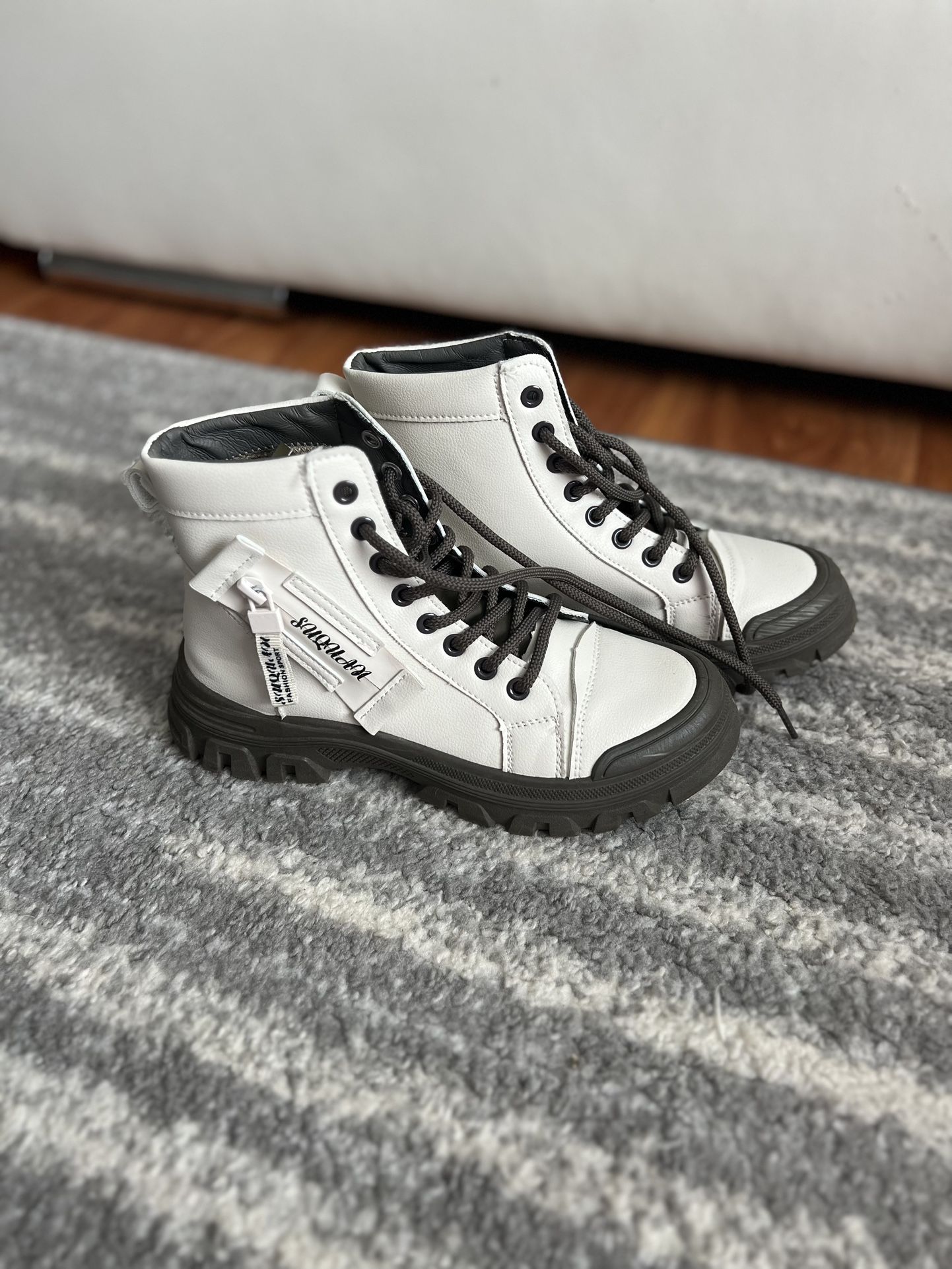 Women's, girls boots size 6.5/7