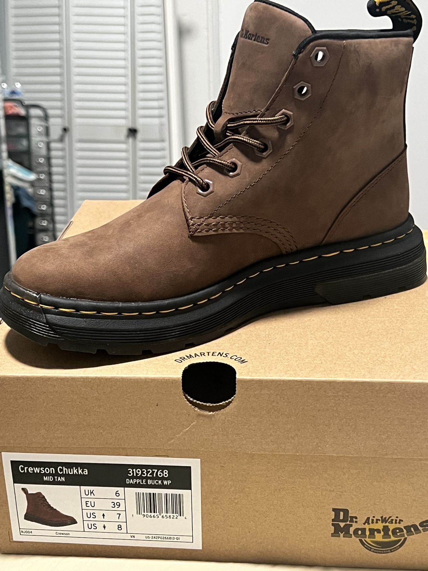Dr. Martens Boots Crewson Chukka