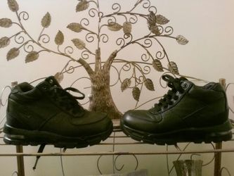 Nike acg boots I have other shoes on my page