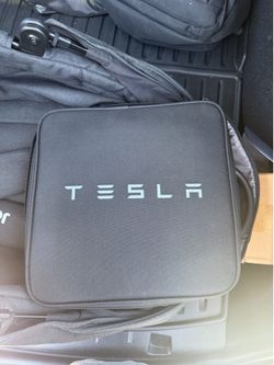 Tesla Mobile Connector