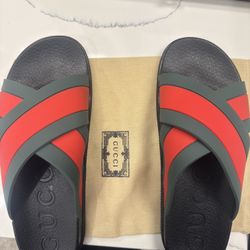 Gucci Slides 