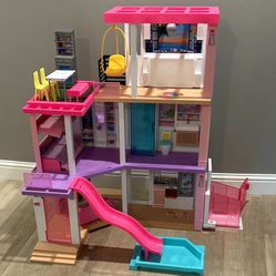 Barbie Dream House with accessories 