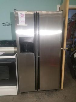 FRIGIDAIRE 25 CUBIC FT REFRIGERATOR