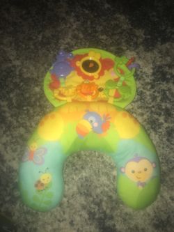 Tummy time pillow