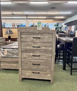 Gray Chest