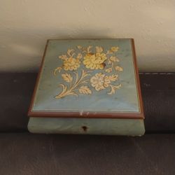vintage Italian Sorrento music box