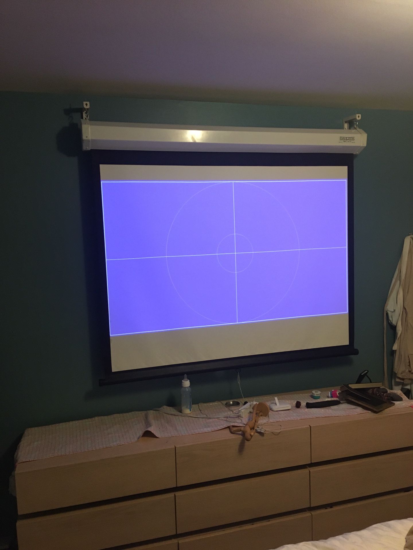 Da Lite projector screen ! 5.5 feet by 3.5 feet