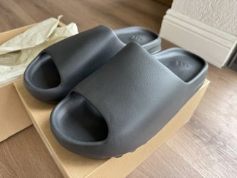 Yeezy slide onyx