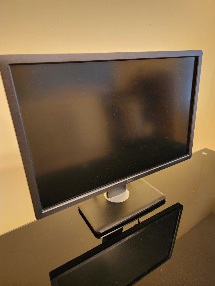 Dell UltraSharp U2412M 24-Inch Screen LED-Lit Monitor, Black