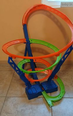 Hot wheels track