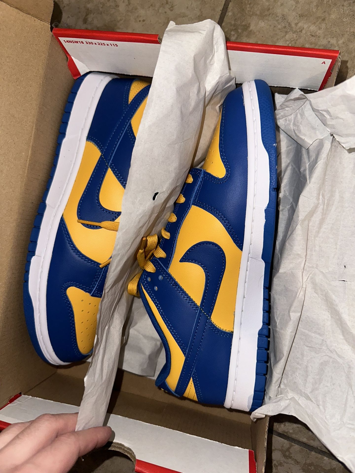 Dunks “UCLA” size 9.5