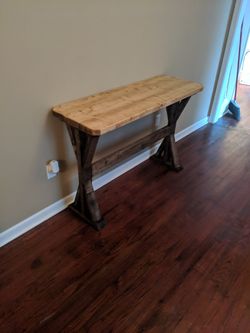 Farmhouse Style Entryway table