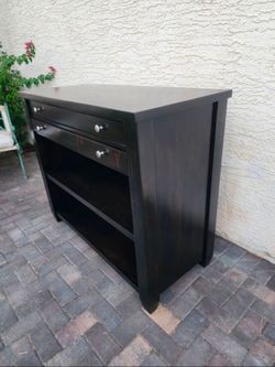 Beautiful Pottery Barn Console