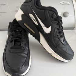 Nike Air Max 90 GS Black And White Size Men’s Youth 7 