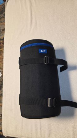 Like New! Large JJC Black Lens Case