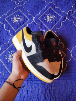 Air Jordan 1 Low 'University Gold'
