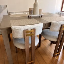 Dining Table + 4 Chairs 