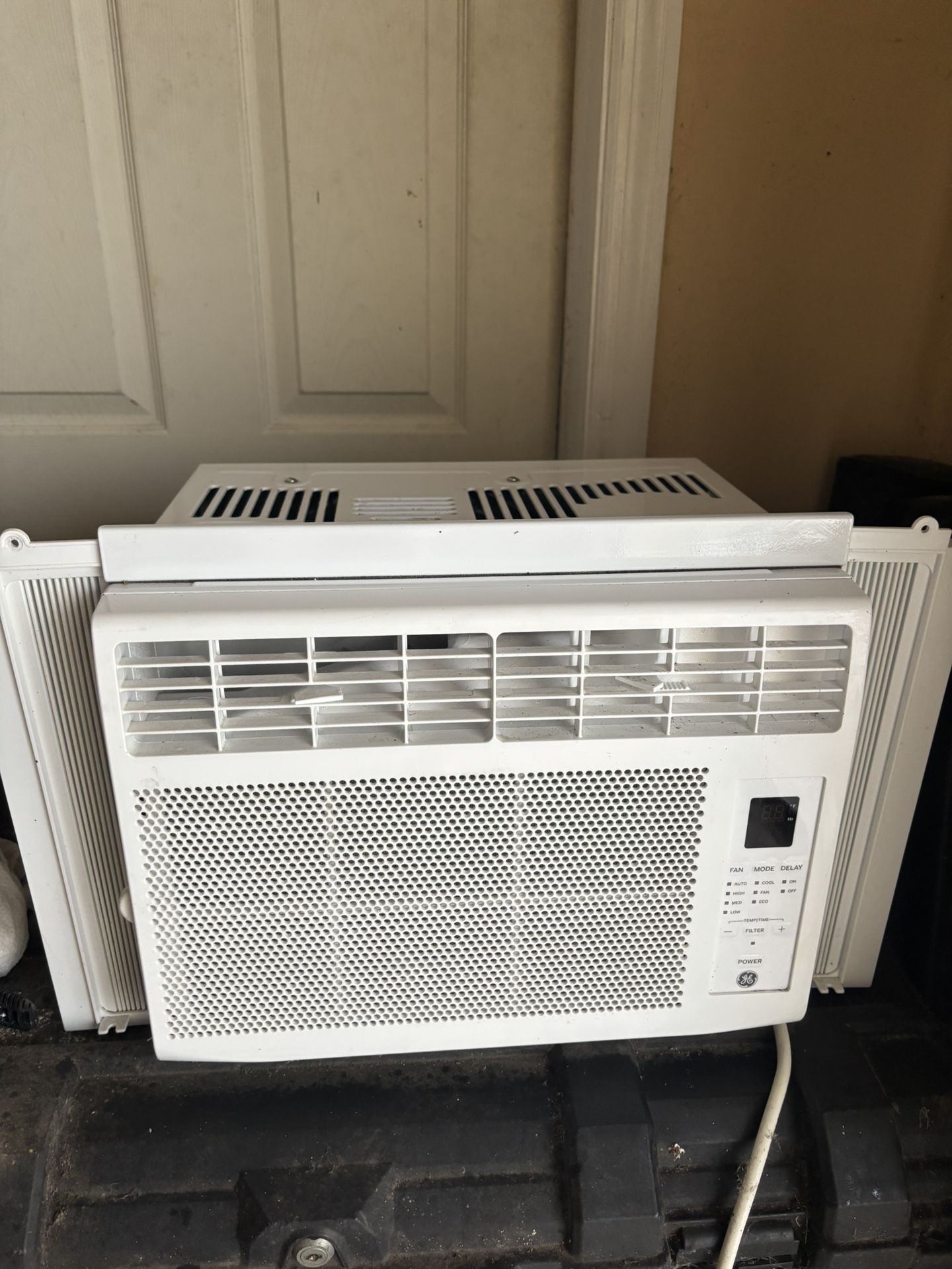 Window AC Unit