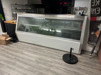 Commercial Refrigerated Deli Display Case – Large Glass Showcase