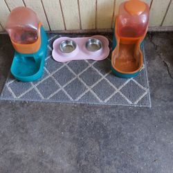 Pet Feeders A ND FOOD BOWLS SET