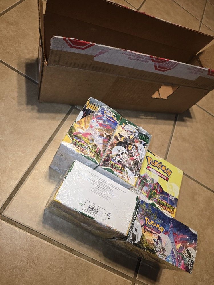 Pokemon Evolving Skies Sealed Box