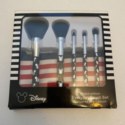 Disney Brush Set