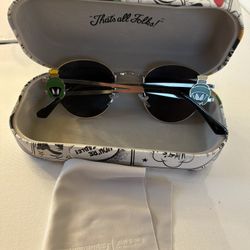 Looney Tunes x ALDO Men's Round Sunglasses Silver Metal Frame Black Lens Cartoon