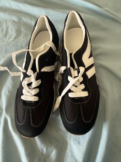 Girls shoes New!