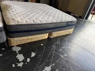 King mattress sealy hybrid