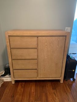 4 Drawer Dresser / Chest