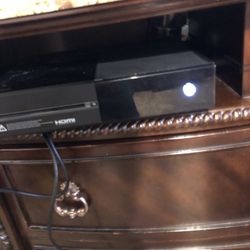 Xbox One With Games And Controllers Look At Description 