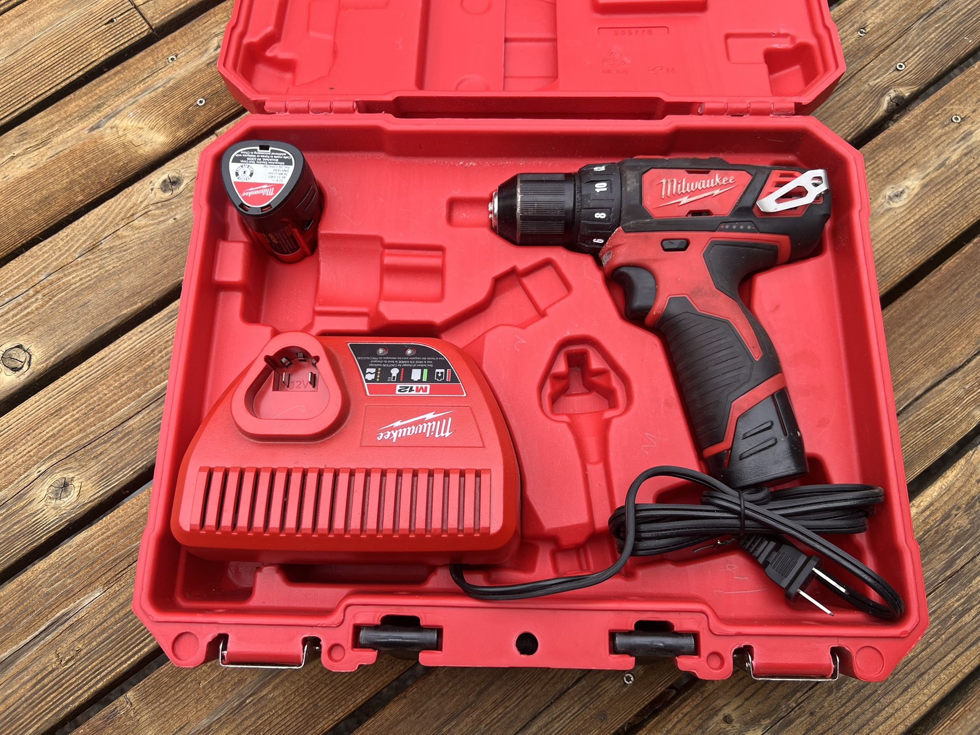 Milwaukee M12 3/8” Cordless Drill/Driver