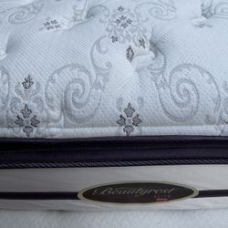 Queen Pillow Top BEAUTYREST Mattress And Box Spring