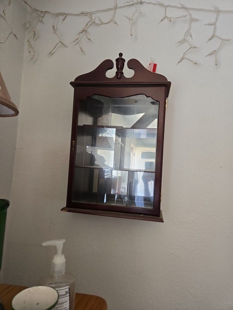 Nicknack wall shelf