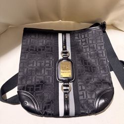 Vintage Tommy Hilfiger crossbody bag