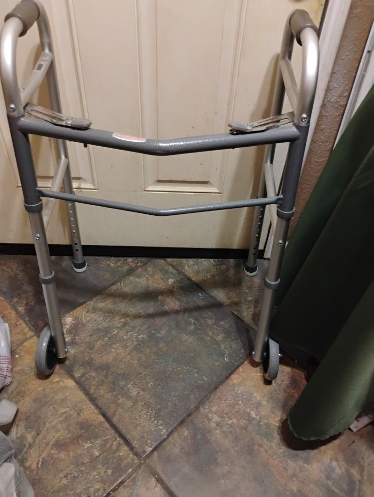 New  Aduult Walker $20 Firm Price Local Pickup Fcfs