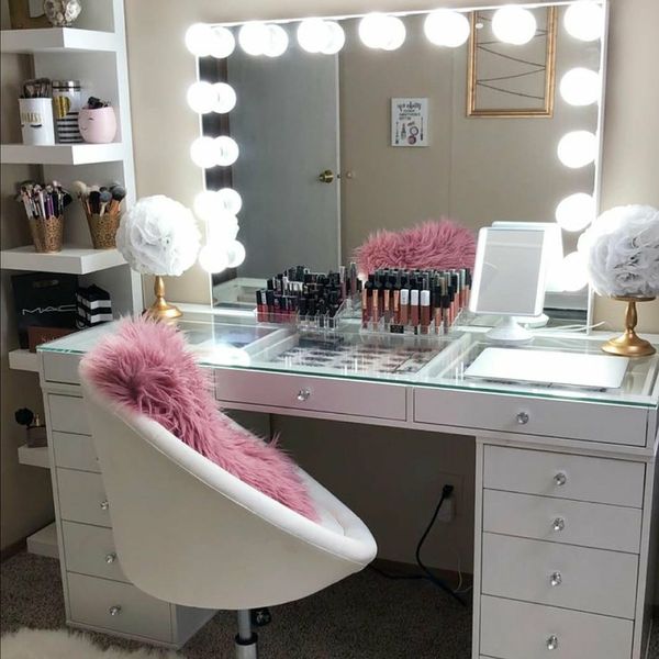 Makeup vanity set for Sale in Bakersfield, CA OfferUp