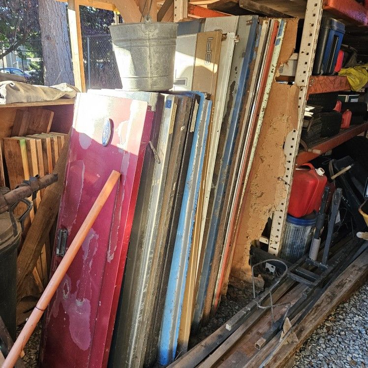 Foreign & Domestic Pickup Truck Tailgates